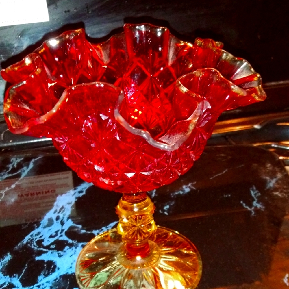 Amberina vintage glass scallop edges dish